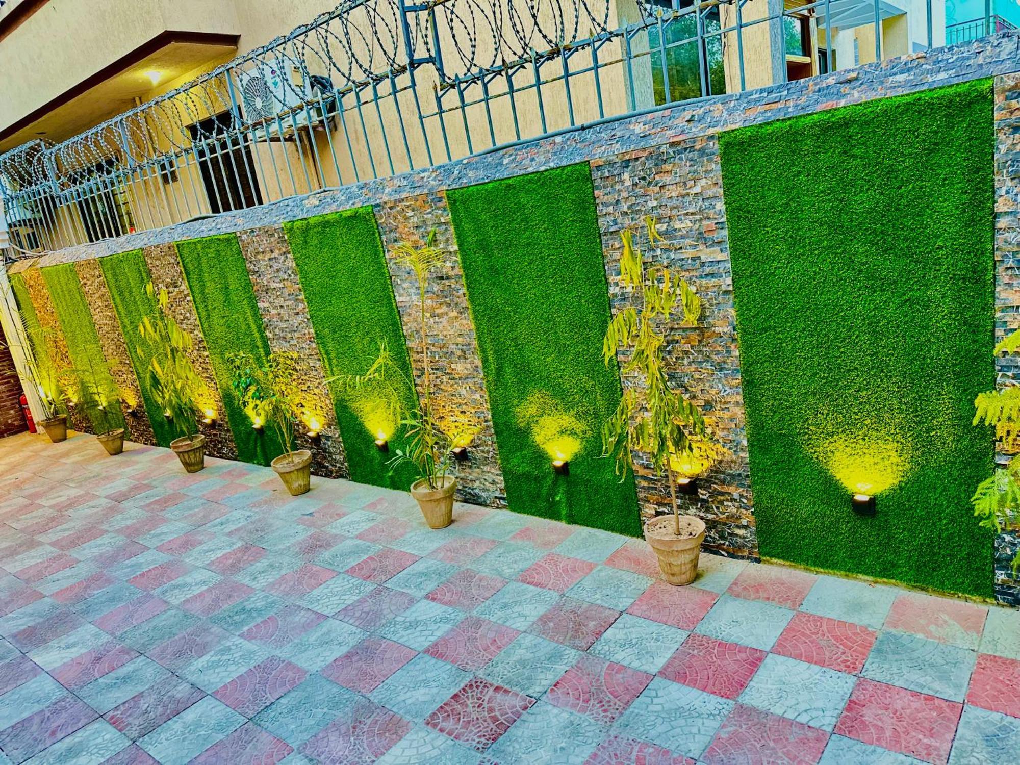 Blue Moon Continental Hotell Islamabad Eksteriør bilde