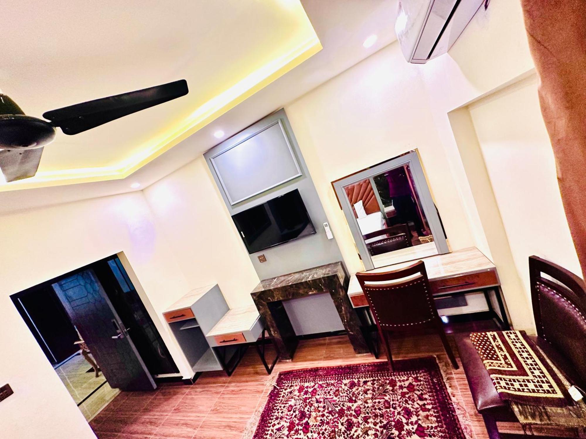 Blue Moon Continental Hotell Islamabad Eksteriør bilde