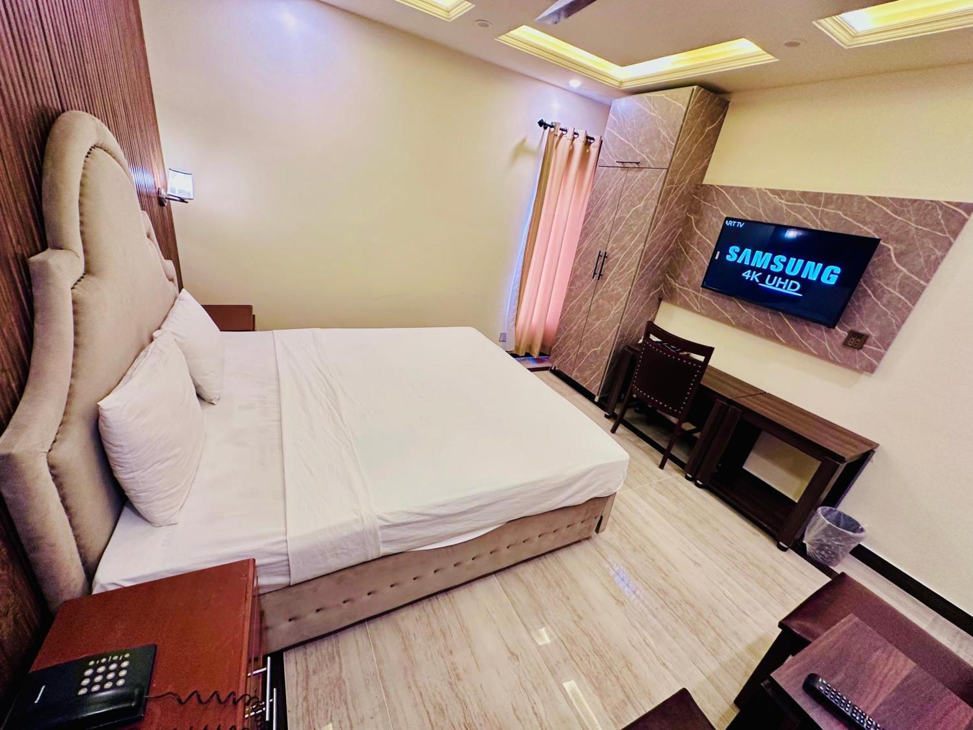 Blue Moon Continental Hotell Islamabad Eksteriør bilde